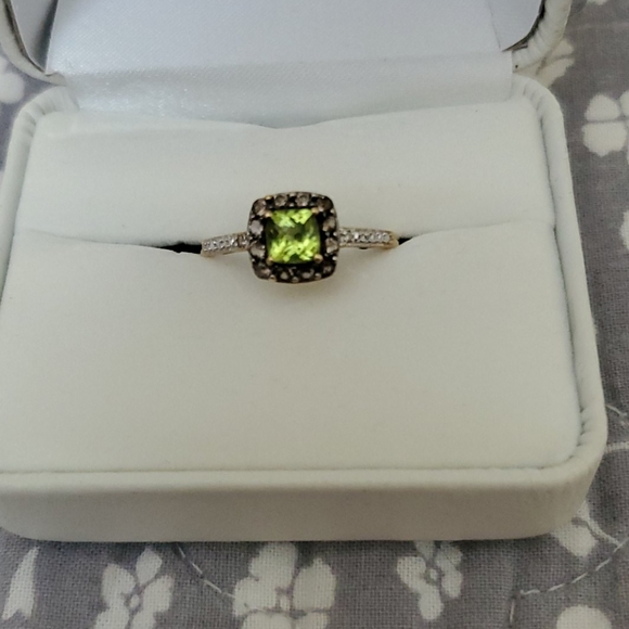 Zales womens ring - Picture 5 of 5